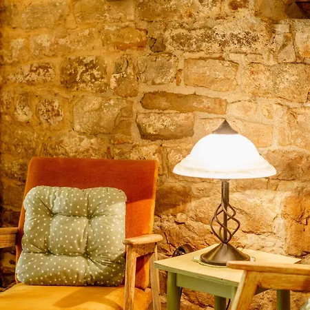 Haus In Kastel Sucurac Mit Garten Und Bbq Kaštela